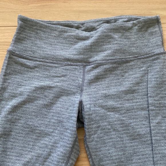 Lululemon Reversible Run: Turn Around Tight Sz 10 - Picture 4 of 6